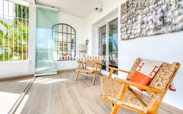 Resale - Apartment - Marbella - Nueva Andalucía