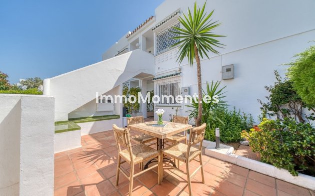 Resale - Apartment - Marbella - Nueva Andalucía