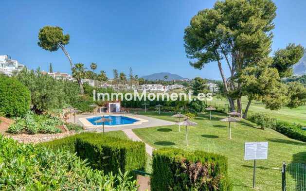 Resale - Apartment - Marbella - Nueva Andalucía