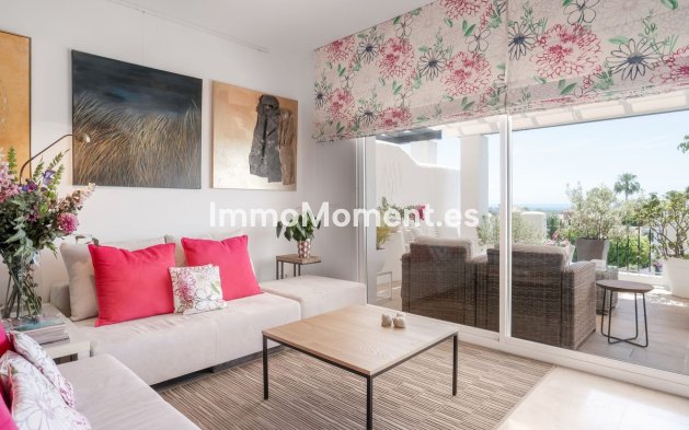 Resale - Apartment - Marbella - Nueva Andalucía