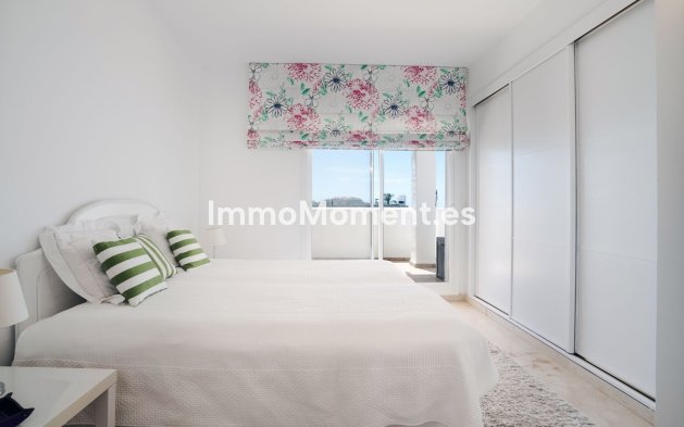 Resale - Apartment - Marbella - Nueva Andalucía