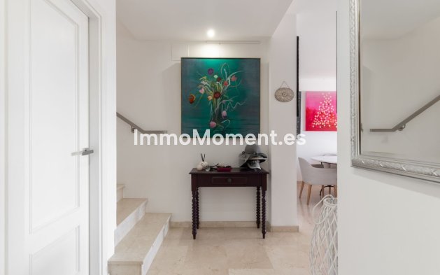 Resale - Apartment - Marbella - Nueva Andalucía