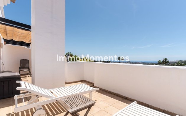Resale - Apartment - Marbella - Nueva Andalucía