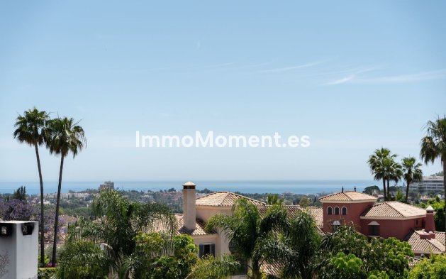 Resale - Apartment - Marbella - Nueva Andalucía