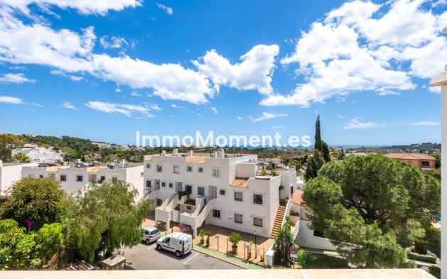 Resale - Apartment - Marbella - Nueva Andalucía