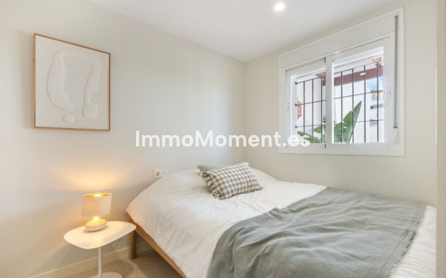 Resale - Apartment - Marbella - Nueva Andalucía