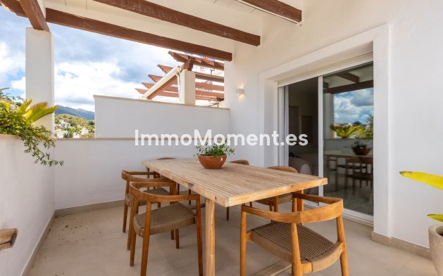 Resale - Apartment - Marbella - Nueva Andalucía