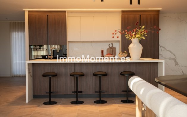 Resale - Apartment - Marbella - Nueva Andalucía