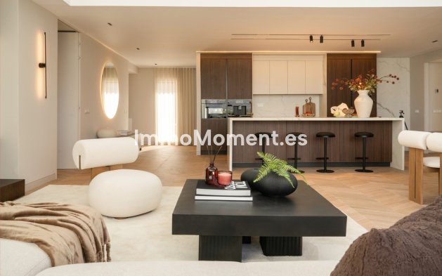 Resale - Apartment - Marbella - Nueva Andalucía