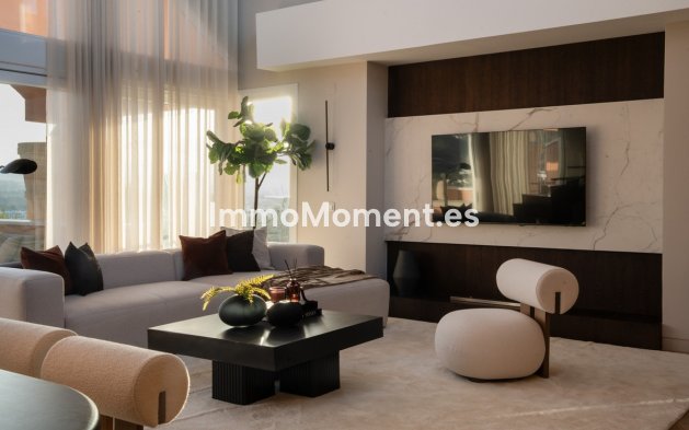 Resale - Apartment - Marbella - Nueva Andalucía