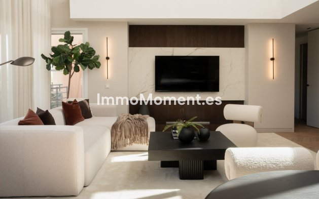 Resale - Apartment - Marbella - Nueva Andalucía