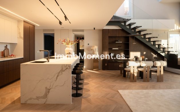 Resale - Apartment - Marbella - Nueva Andalucía