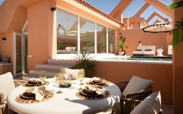 Resale - Apartment - Marbella - Nueva Andalucía