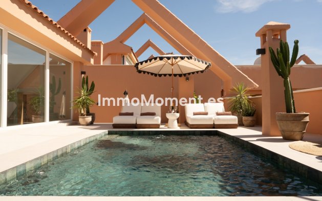 Resale - Apartment - Marbella - Nueva Andalucía