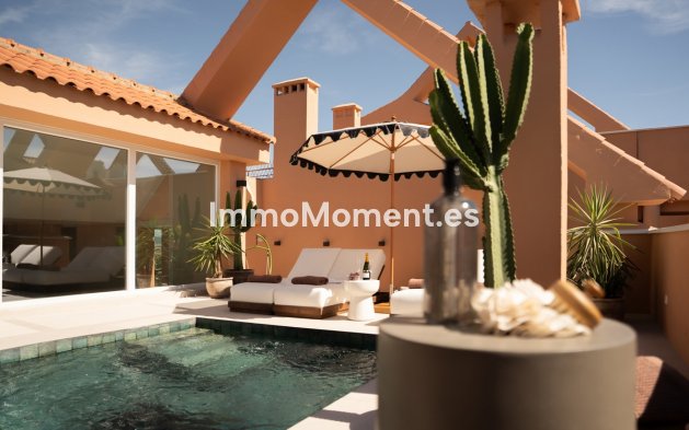 Resale - Apartment - Marbella - Nueva Andalucía