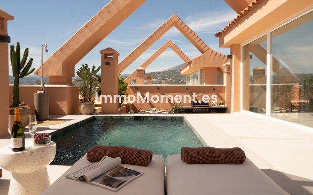 Resale - Apartment - Marbella - Nueva Andalucía
