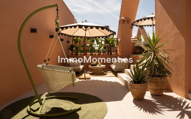 Resale - Apartment - Marbella - Nueva Andalucía