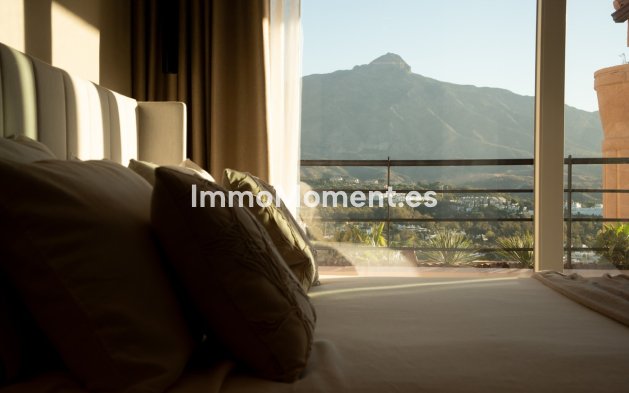 Resale - Apartment - Marbella - Nueva Andalucía