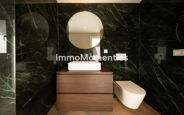 Resale - Apartment - Marbella - Nueva Andalucía