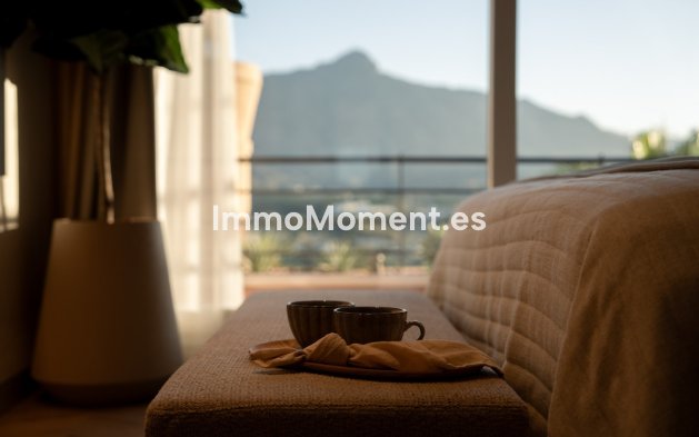 Resale - Apartment - Marbella - Nueva Andalucía