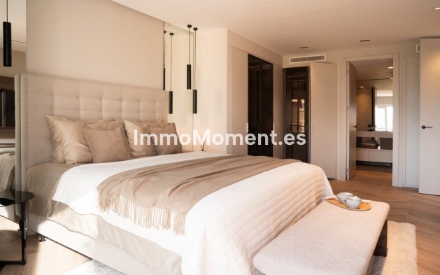Resale - Apartment - Marbella - Nueva Andalucía