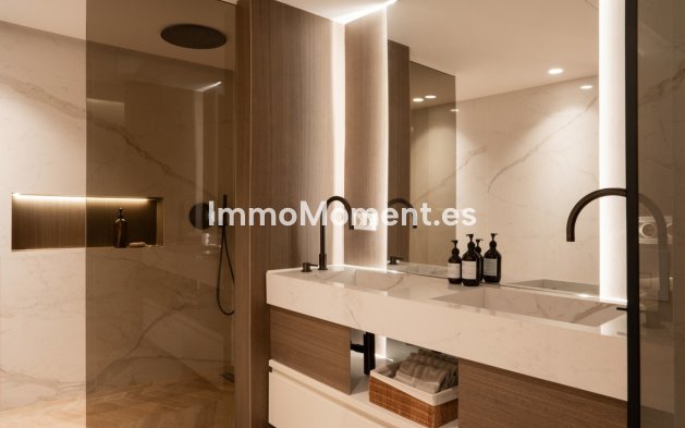 Resale - Apartment - Marbella - Nueva Andalucía