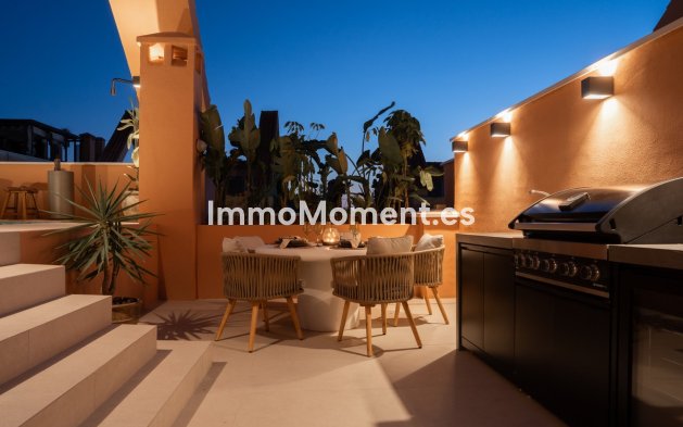 Resale - Apartment - Marbella - Nueva Andalucía
