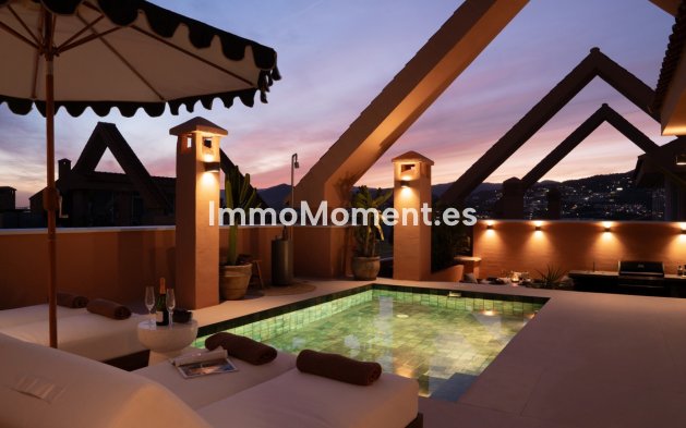 Resale - Apartment - Marbella - Nueva Andalucía
