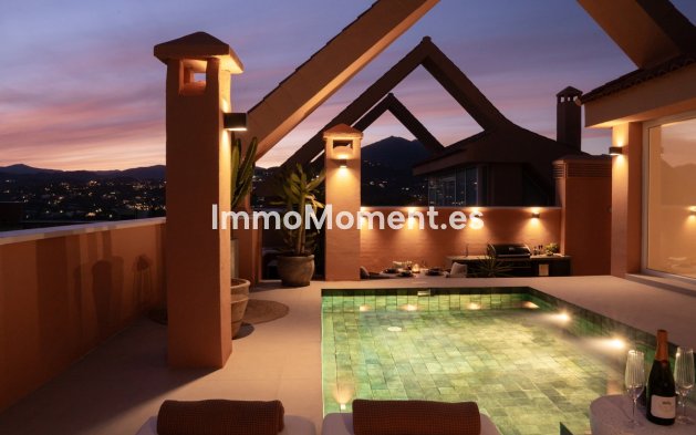 Resale - Apartment - Marbella - Nueva Andalucía
