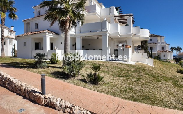 Resale - Apartment - Marbella - Nueva Andalucía