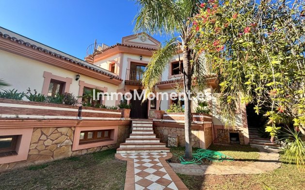 Bestaande woning - Vrijstaande villa - Estepona  - Estepona Centro