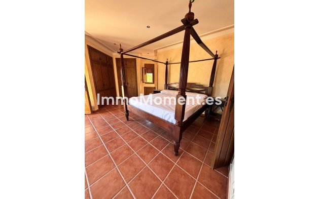 Bestaande woning - Vrijstaande villa - Estepona  - Estepona Centro