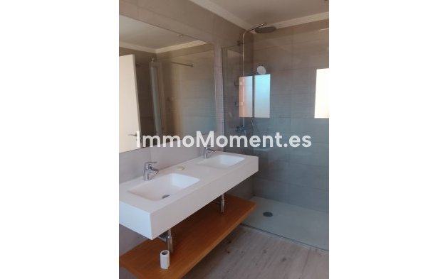 Reventa - Villa independiente - El Paraiso - New Golden Mile