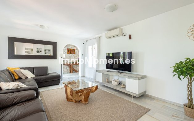 Reventa - Villa independiente - Estepona  - Estepona Centro