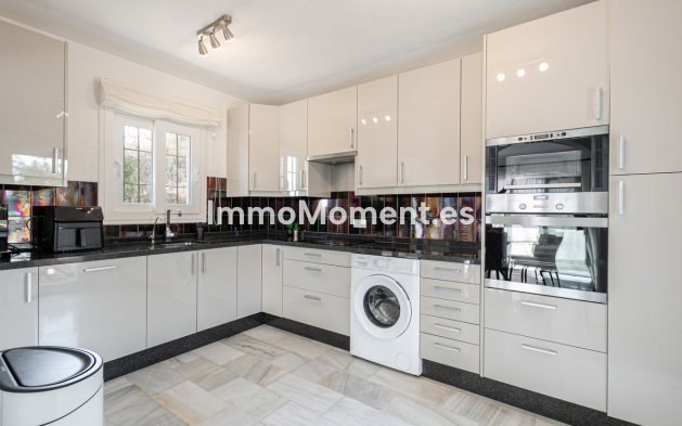 Reventa - Villa independiente - Estepona  - Estepona Centro