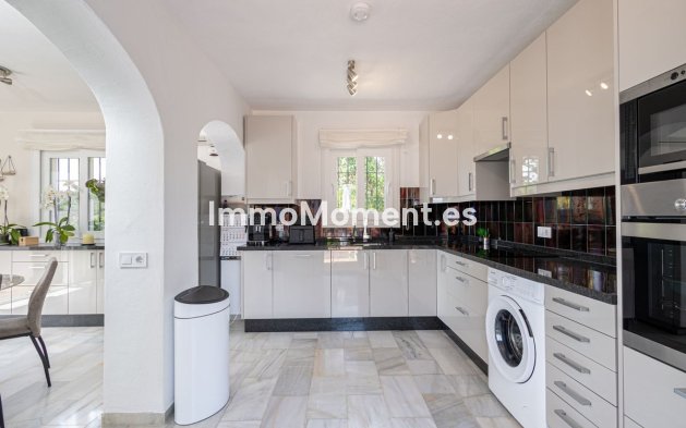 Reventa - Villa independiente - Estepona  - Estepona Centro