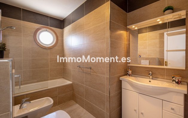 Reventa - Villa independiente - Estepona  - Estepona Centro