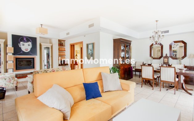 Bestaande woning - Rijtjeshuis - Estepona  - Estepona Centro