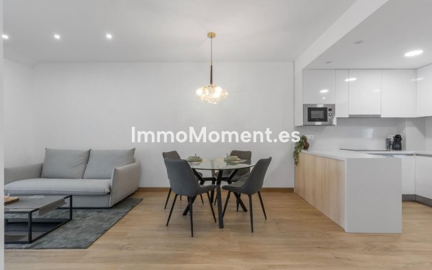 Resale - Apartment - Torrevieja - Torrevieja Centro