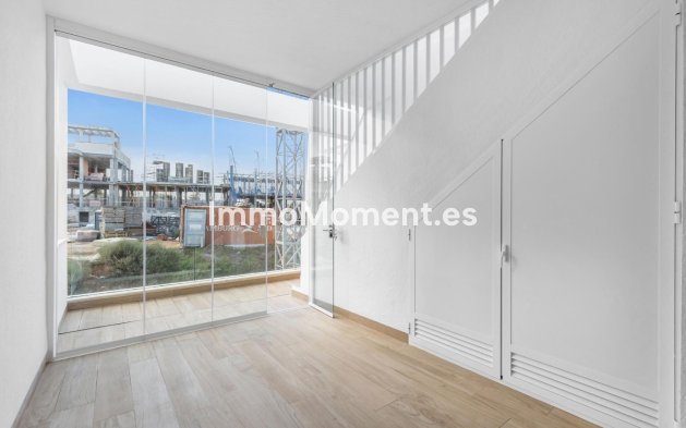 Resale - Apartment - Torrevieja - Torrevieja Centro