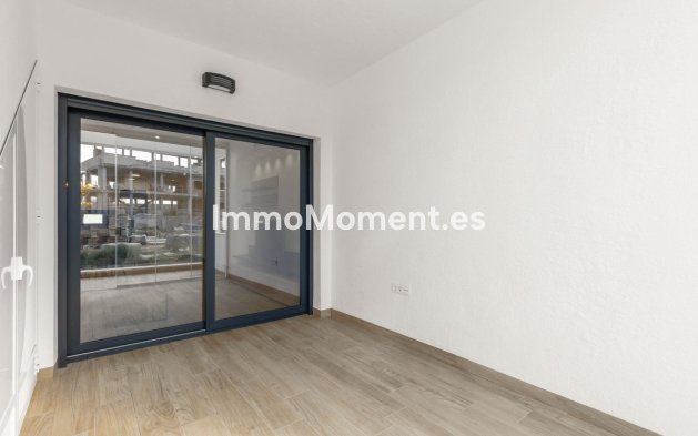 Resale - Apartment - Torrevieja - Torrevieja Centro