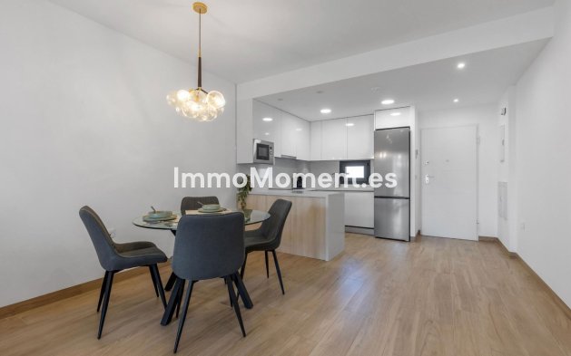 Resale - Apartment - Torrevieja - Torrevieja Centro