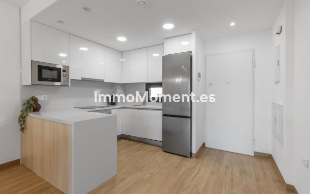 Resale - Apartment - Torrevieja - Torrevieja Centro