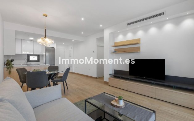 Resale - Apartment - Torrevieja - Torrevieja Centro