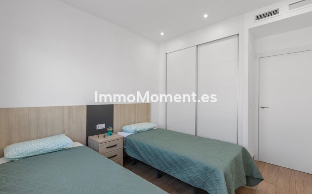 Resale - Apartment - Torrevieja - Torrevieja Centro