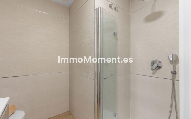 Resale - Apartment - Torrevieja - Torrevieja Centro