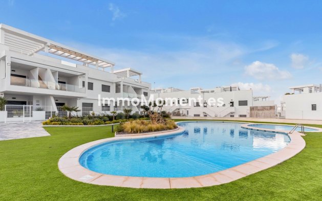 Resale - Apartment - Torrevieja - Torrevieja Centro