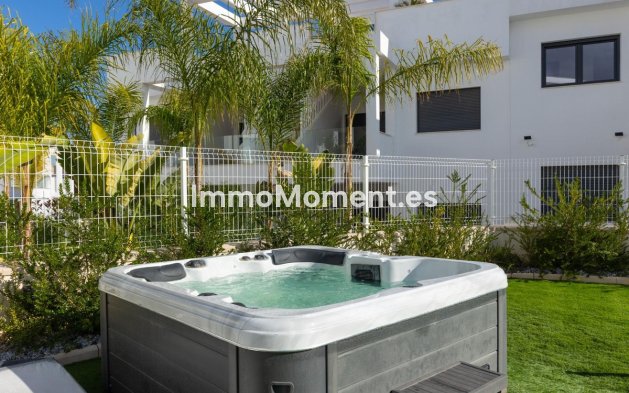 Resale - Apartment - Torrevieja - Torrevieja Centro