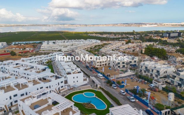 Resale - Apartment - Torrevieja - Torrevieja Centro