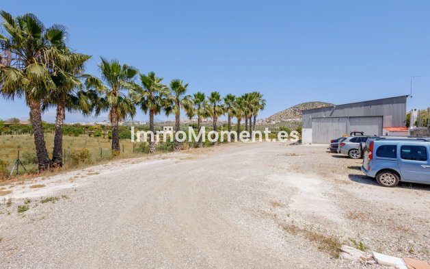 Resale - Detached villa - Inland  - Coín
